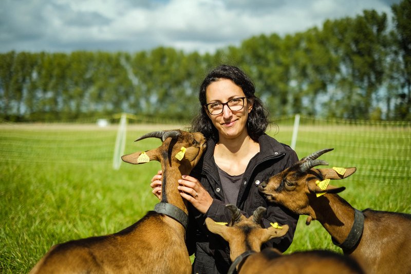 Isabelle, éleveuse de chèvres à la ferme de Toussacq